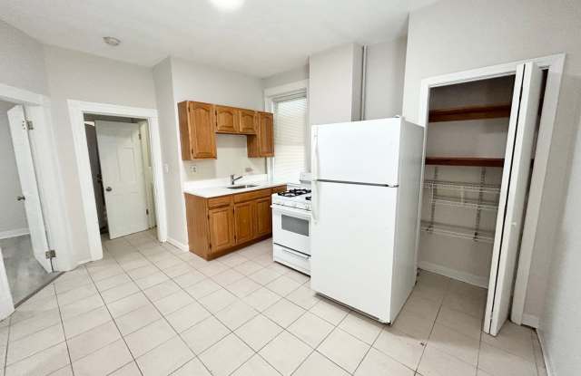 Spacious 2 Bedroom Right In East Boston photos photos