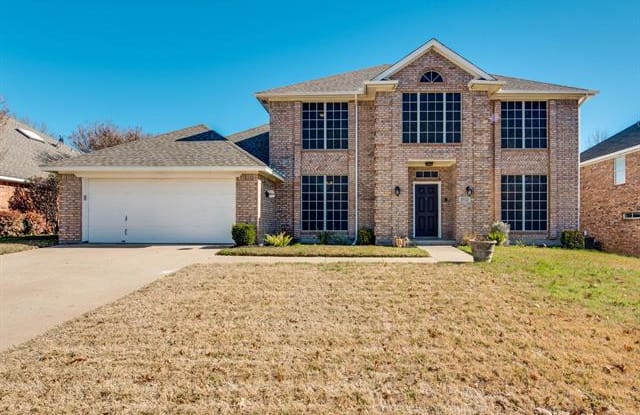 2932 Oak Ridge Drive - 2932 Oakridge Drive, Hurst, TX 76054