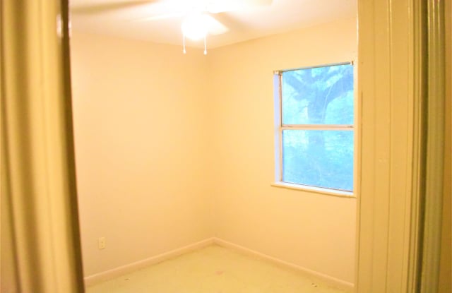 2005 Railroad St. Gallery 2
