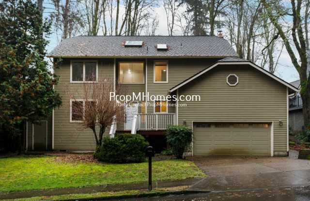 Gorgeous 4 Bedroom Home in the Heart of West Linn! photos photos