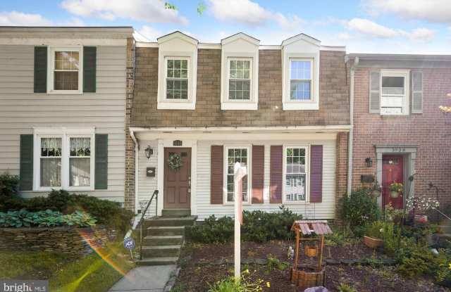 5940 BERKSHIRE CT - 5940 Berkshire Court, Huntington, VA 22303