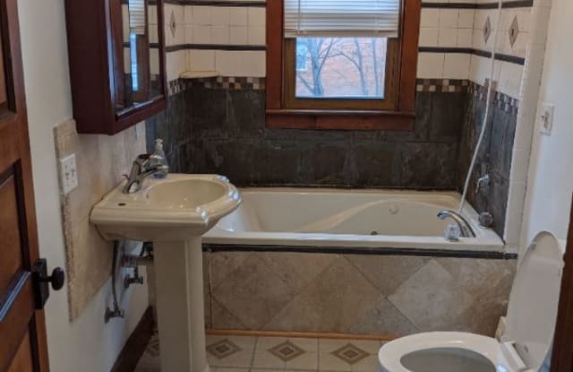 2474 Lincoln Ave - 2474 Lincoln Avenue, Wilson, PA 18042