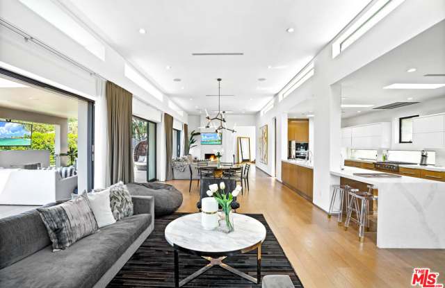 1085 Carolyn Way Gallery 4
