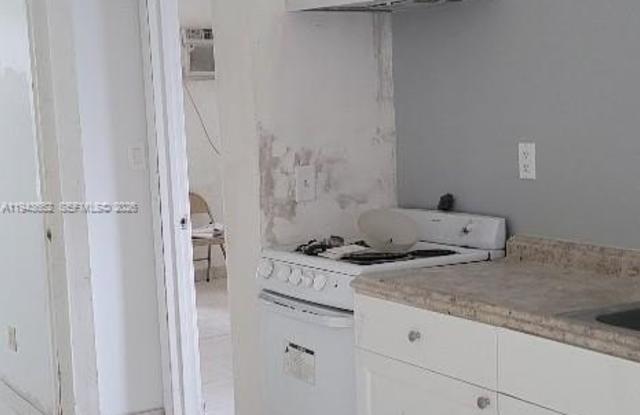 1221 NW 42nd St photos photos