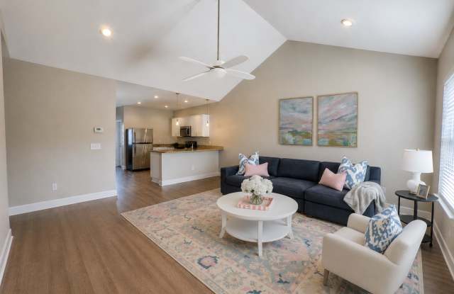 232 Waybill Circle Gallery 2