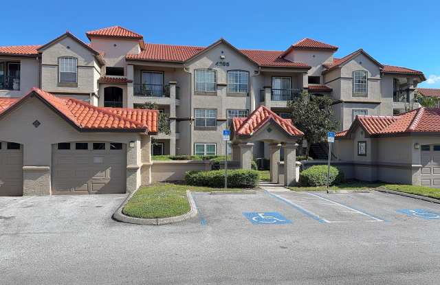 Beautiful 1 bedroom condo for rent in Lakeview at Calusa Trace - 4205 Woodstorks Walk Way, Cheval, FL 33558