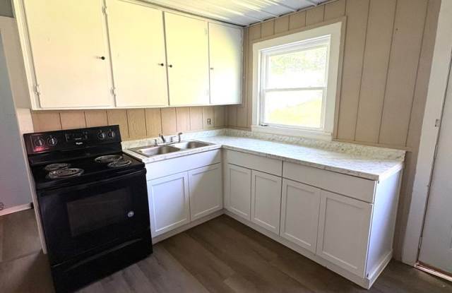 Charming 3BR Rental Close to Downtown Glasgow! Gallery 4