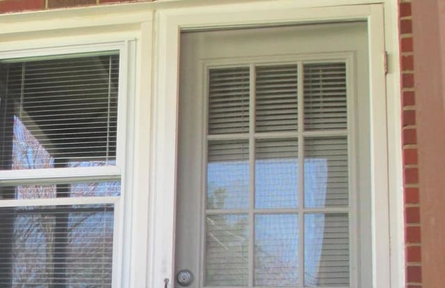 300 S MAPLE AVENUE - 300 South Maple Avenue, Falls Church, VA 22046