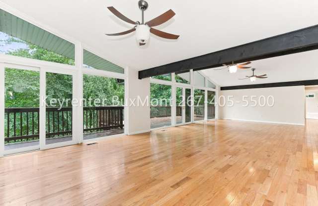 Bright and spacious single-family home with tons of windows, vaulted ceilings, and skylights Gallery 1