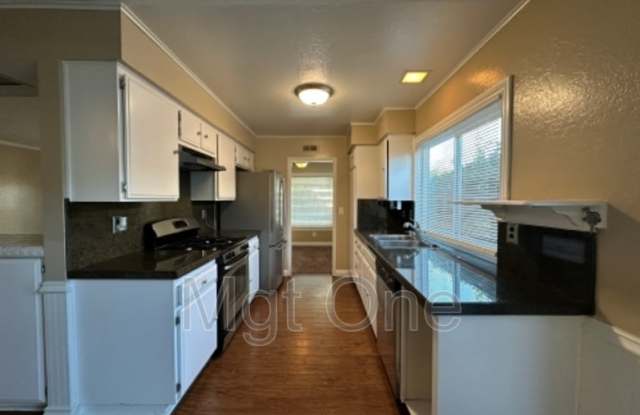 1370 Garnet St. Gallery 2