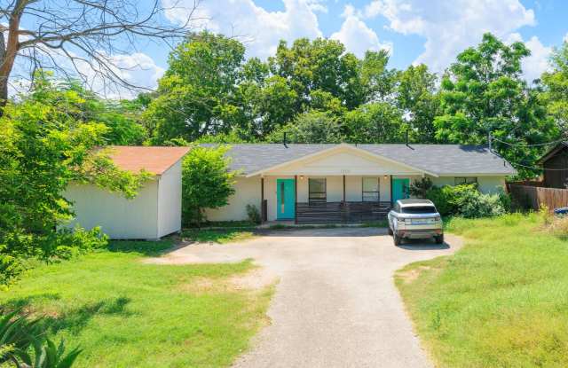 2 Weeks Free!!! Stylish 2-Bedroom Home Near South Congress  Downtown Austin! photos photos