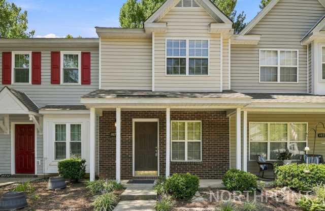 2 bedroom townhome-fully repainted Gallery 1