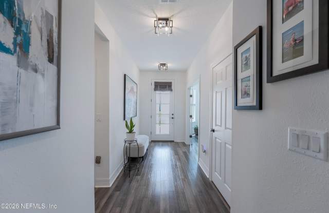 212 ETHEREAL Square Gallery 3