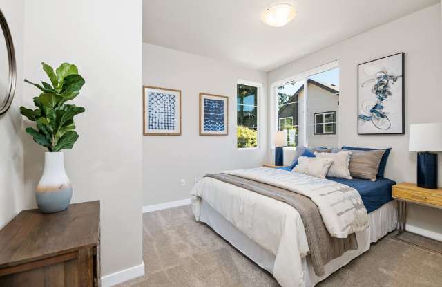 Kenmore End-Unit 4BR | Views | 2-Car Garage Gallery 4