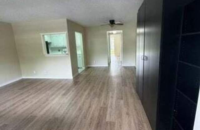 33 Ventnor B - 33 Ventnor Drive, Deerfield Beach, FL 33442 33 Ventnor B - 33 Ventnor Drive, Deerfield Beach, FL 33442