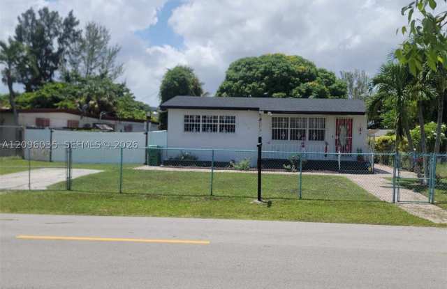 12510 W Golf Dr Gallery 1