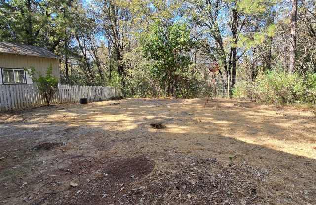spacious two bedroom, one bath apartment Gallery 3