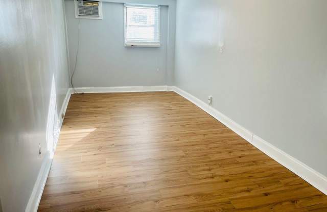 1617 W Superior Street unit: 1R Gallery 4