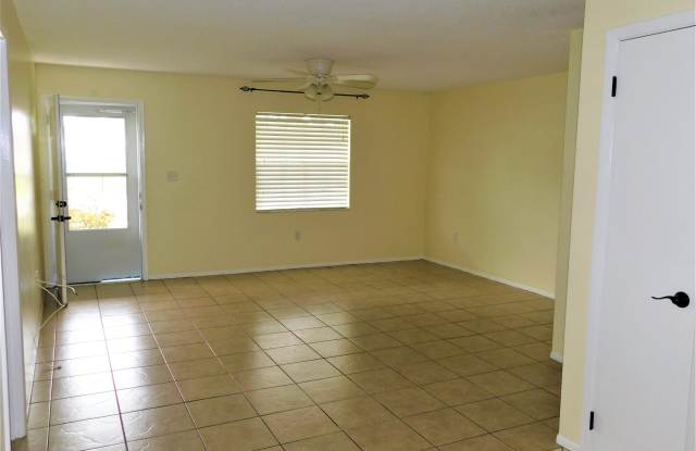 897 Levitt Parkway Gallery 3