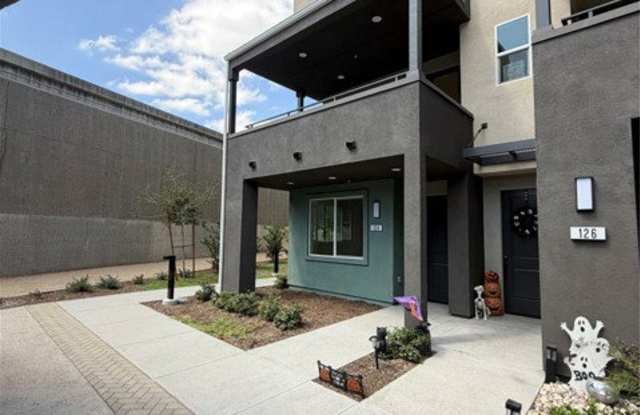 124 Chaparral Gallery 1