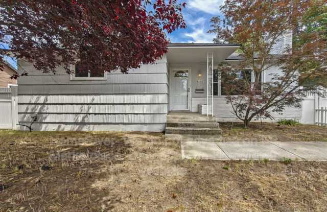 5418 N Maple St photos photos