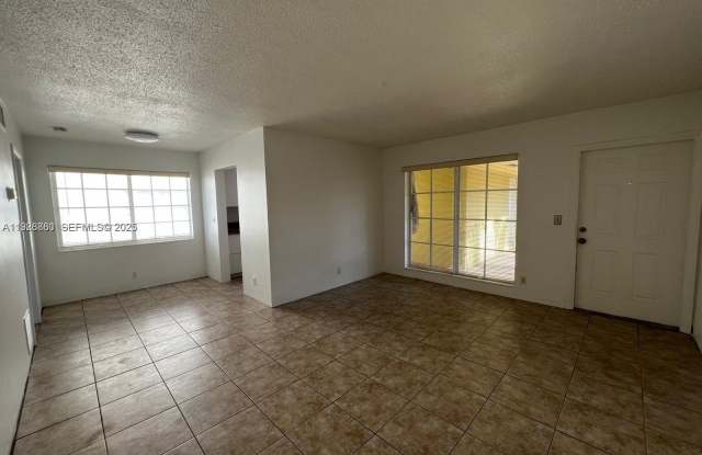 105 NE 12th Ave photos photos