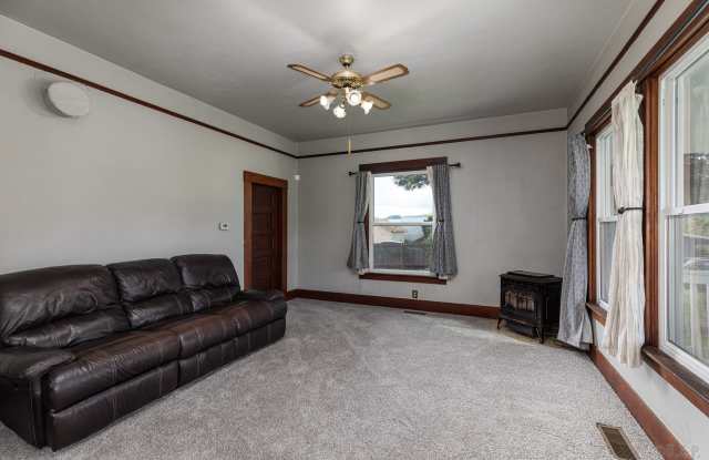 51738 Southwest Old Portland Road Gallery 3