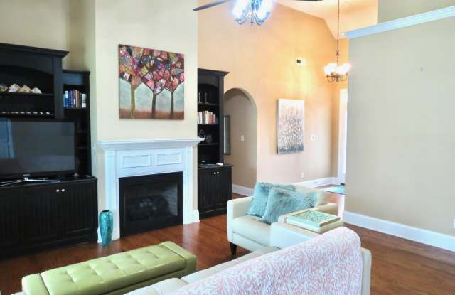 106 Mom Lane Gallery 2