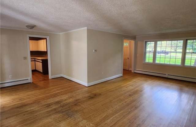 446 Hopmeadow Street Gallery 3