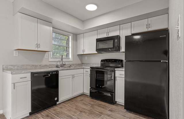 Creekside Village Townhomes Gallery 1