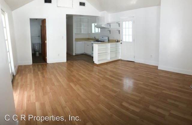 709 1/2 6th Avenue Gallery 2