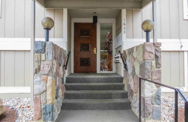 1635 Cliffs Landing Gallery 2