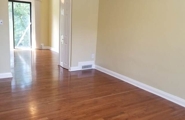 829 E Cold Spring Lane Gallery 2