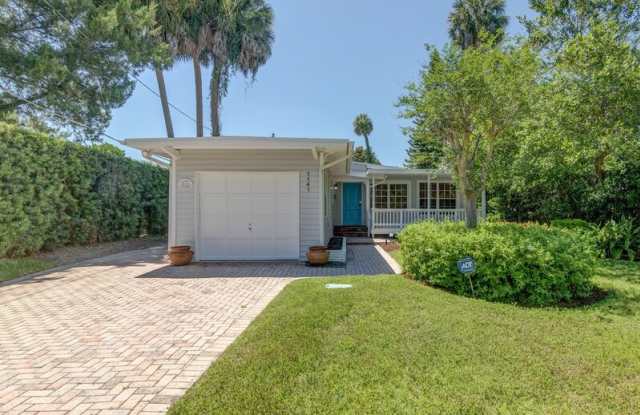 1141 Valencia Ave - 1141 Valencia Avenue, Winter Park, FL 32789