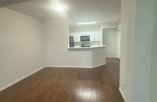 106 SW Peacock Boulevard Gallery 4
