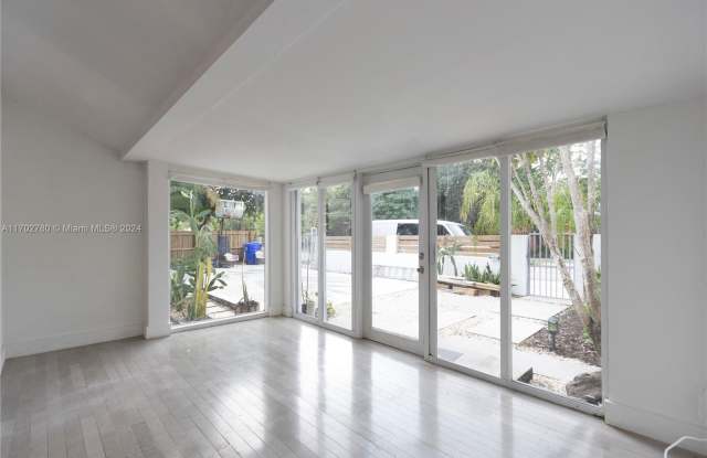 8301 Northeast 2nd Court Gallery 3
