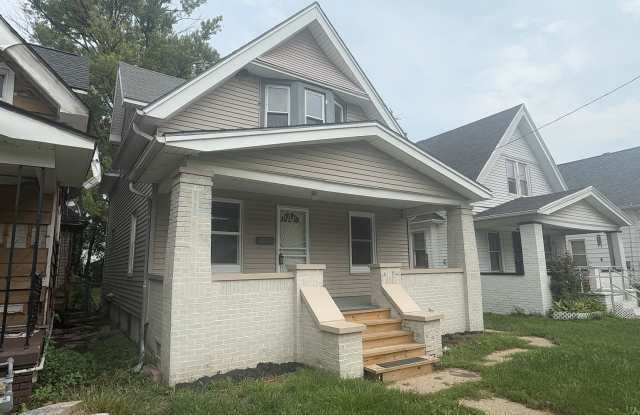 Charming 3-Bedroom Home in Peaceful West Toledo Gallery 1