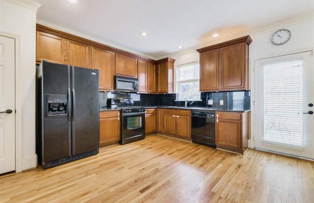 1770 Aden Drive Gallery 3