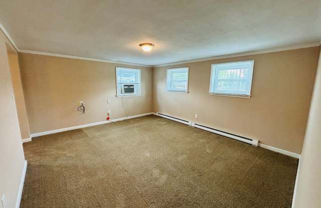 2 Bedroom 1 Bath Duplex Gallery 4