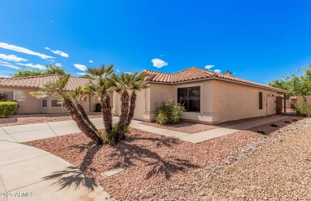 1028 W BUTLER Court Gallery 3