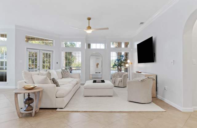 5280 Tivoli Drive Gallery 3