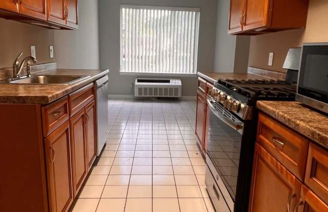 145 Wellington Ct Gallery 1