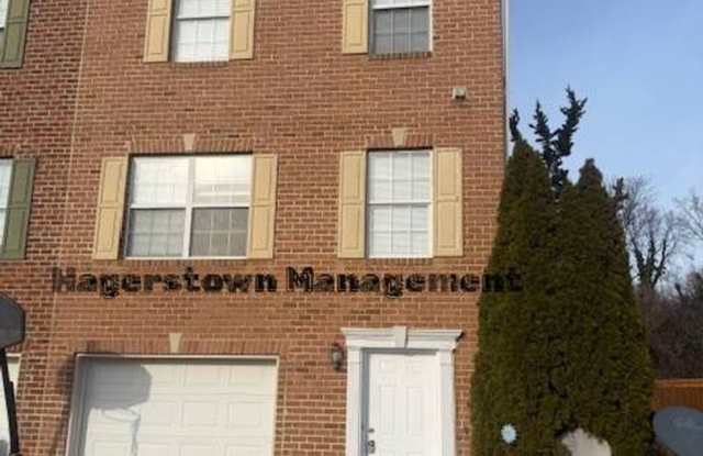 Halfway Townhouse - close to shopping and dining photos photos