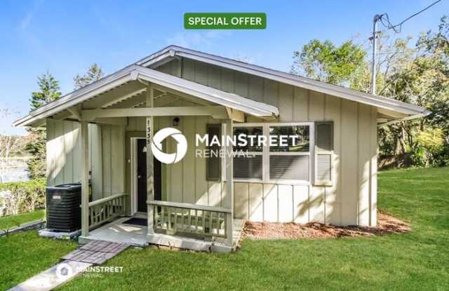 1335 East 3rd Avenue - 1335 East 3rd Avenue, Mount Dora, FL 32757