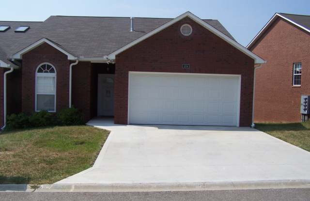 2 bed, 2 bath, 2 car garage one level townhouse in West Knoxville photos photos