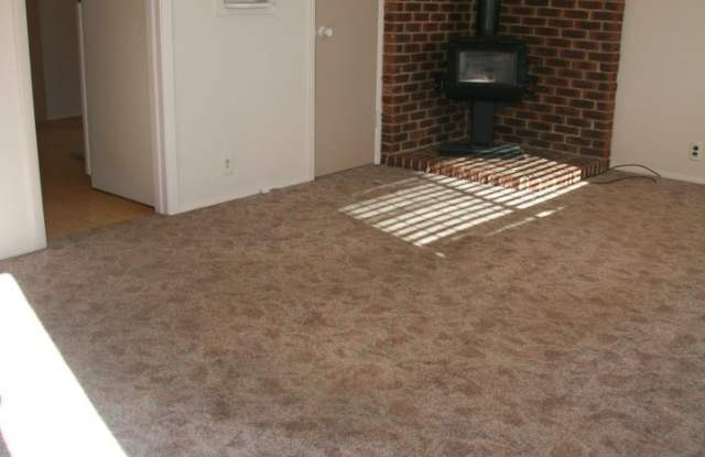 2026 Ontario Dr. Gallery 2