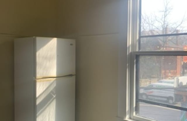 1280-1282 Highland Street - 1282 1/2 Gallery 3