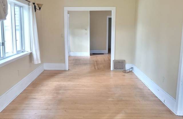 3 Bed 1 Bath Single Family Home in Birnamwood Gallery 4