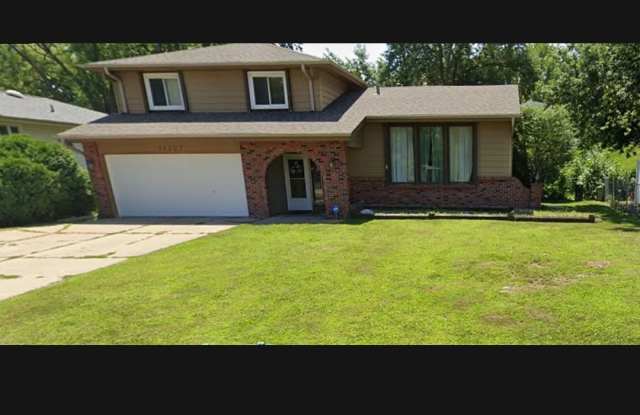 11327 Camden Ave - 11327 Camden Avenue, Omaha, NE 68164