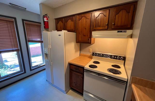 2 Bed/1.5 Bath Townhome in Iowa City! photos photos